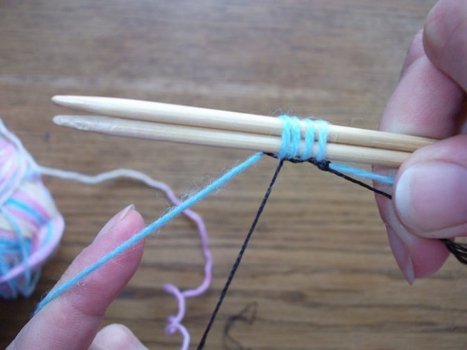 Носочки на двух спицах с описанием