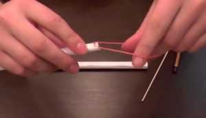 Как сделать из бумаги пистолет, который стреляет резинками: легкая схема своими руками