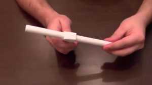 Как сделать из бумаги пистолет, который стреляет резинками: легкая схема своими руками