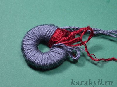 Помпон из ниток своими руками - 90 фото и видео мастер-класс как правильно сделать помпон из пряжи