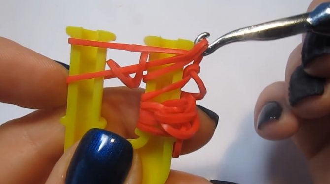 Браслеты из резинок на рогатке: особенности технологии плетения ангела и сердечка крючком, мастер-классы