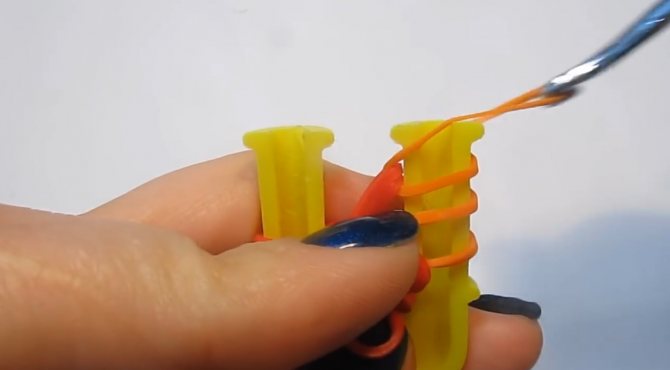 Браслеты из резинок на рогатке: особенности технологии плетения ангела и сердечка крючком, мастер-классы