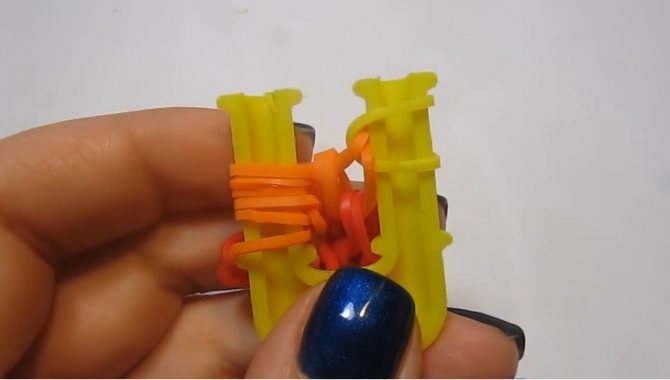 Браслеты из резинок на рогатке: особенности технологии плетения ангела и сердечка крючком, мастер-классы