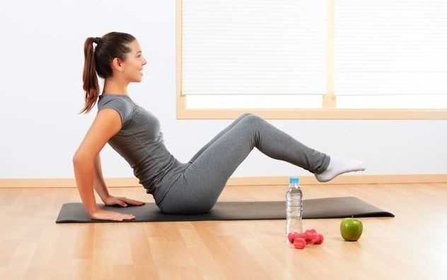 Подъемы ног в висе на перекладине