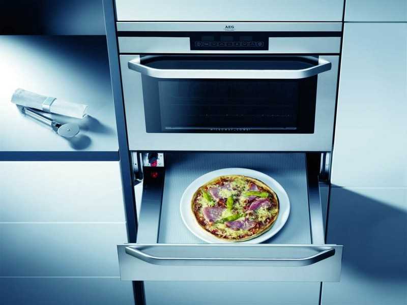 Духовой шкаф с микроволновкой: комбинированное решение для быстрого приготовления