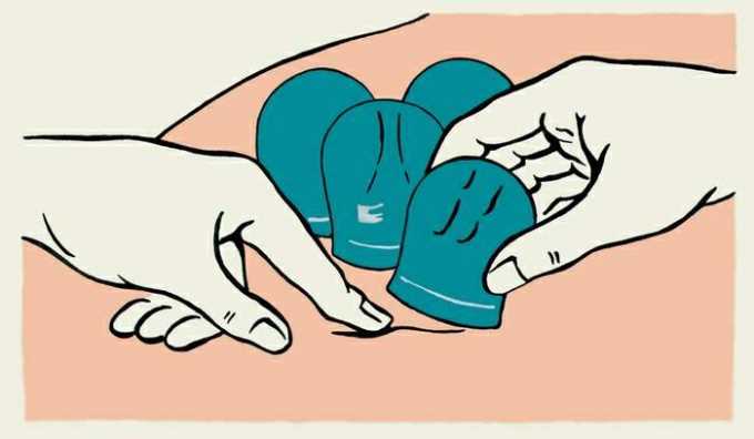 Как правильно нанести банки на спину для здоровья и релаксации Как правильно нанести банки на спину для здоровья и релаксации