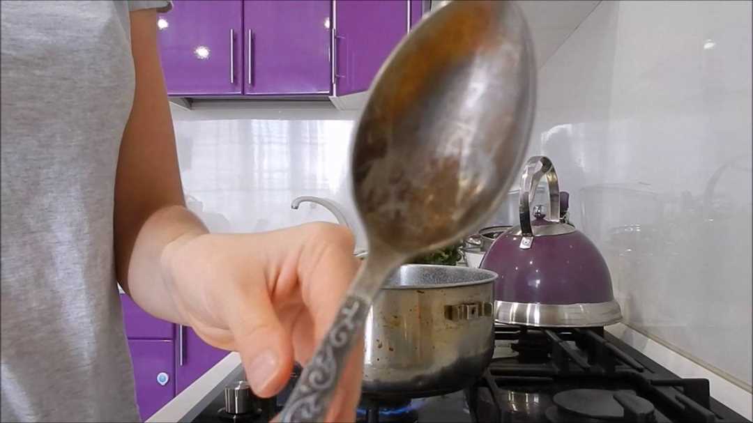 Как правильно очистить серебряную посуду: советы и рекомендации