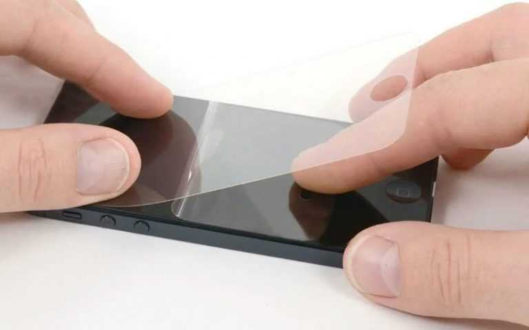 Удаление защитной пленки на стекле