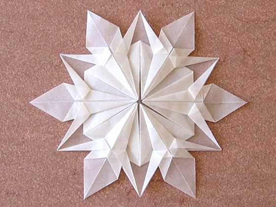 Как сделать из бумаги красивую снежинку своими руками: подробная инструкция Как сделать из бумаги красивую снежинку своими руками: подробная инструкция
