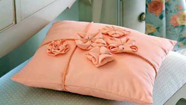 Самодельные настольные подушки в фантастическом стиле