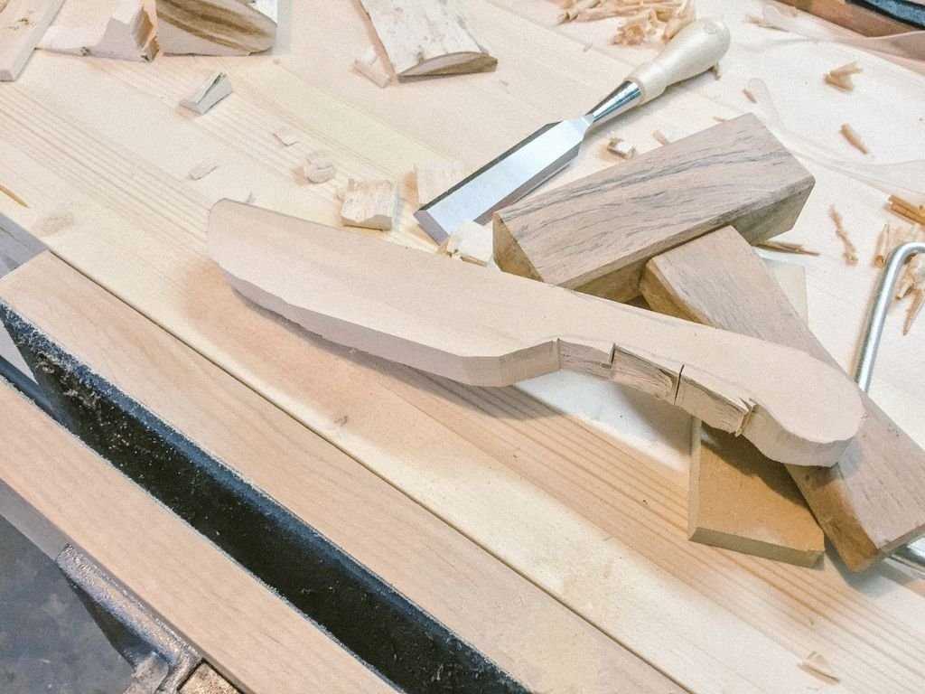 Шаг 4: Сборка ножа