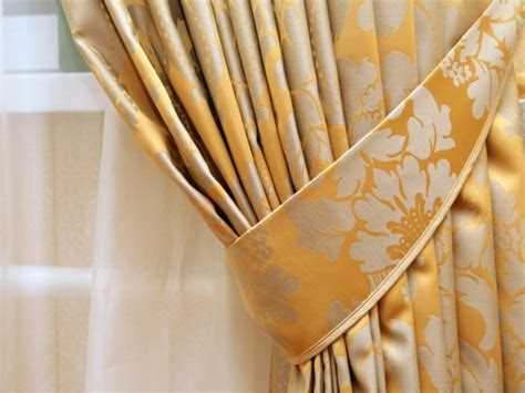 Как выбрать подходящие подхваты для своих штор