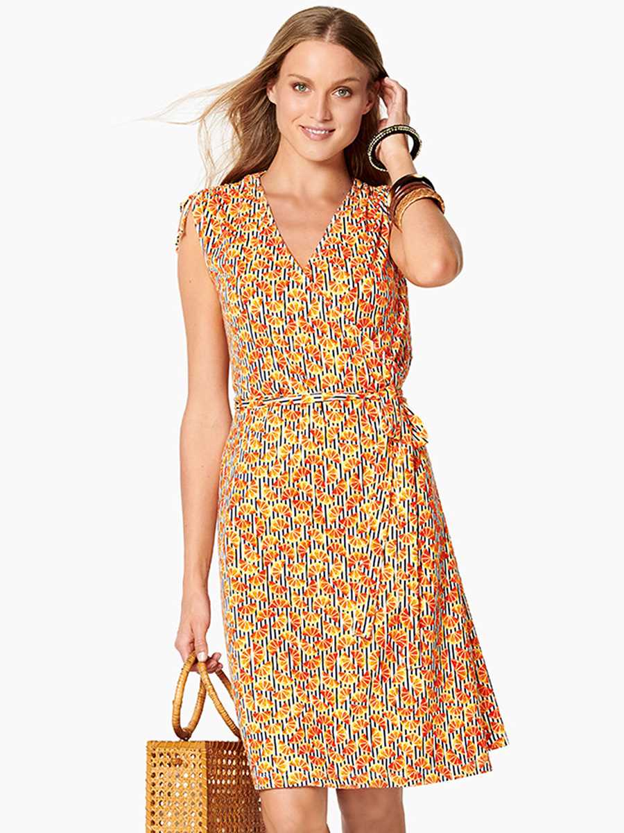 Платье с запахом-рубашкой для деловых встреч