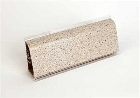 Плинтус для столешницы: виды, материалы, установка Плинтус для столешницы: виды, материалы, установка