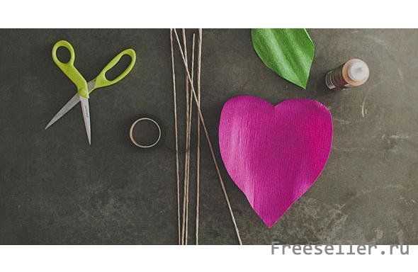 Нарежьте полосы для стебля и листьев