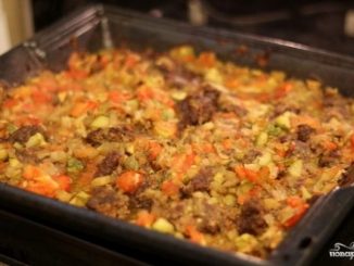 Рецепт: Овощи в духовке с фаршем Рецепт: Овощи в духовке с фаршем