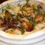 Рецепт: Пельмени с грибами в горшочках Рецепт: Пельмени с грибами в горшочках