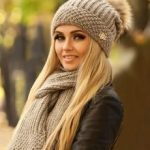 Вязанный комплект шапка с шарфом спицами Вязанный комплект шапка с шарфом спицами