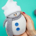 Снеговик из носка: пошаговая инструкция, советы, подробные мастер-классы с фото Снеговик из носка: пошаговая инструкция, советы, подробные мастер-классы с фото